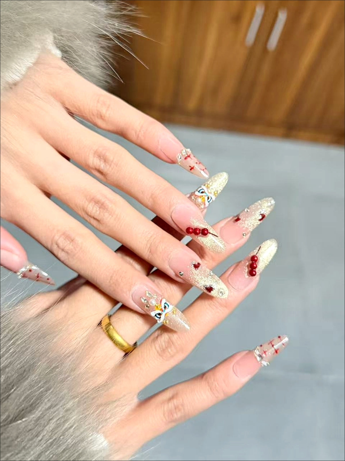 Heart-shaped Candied Hawthorn Lion Press-on Nails