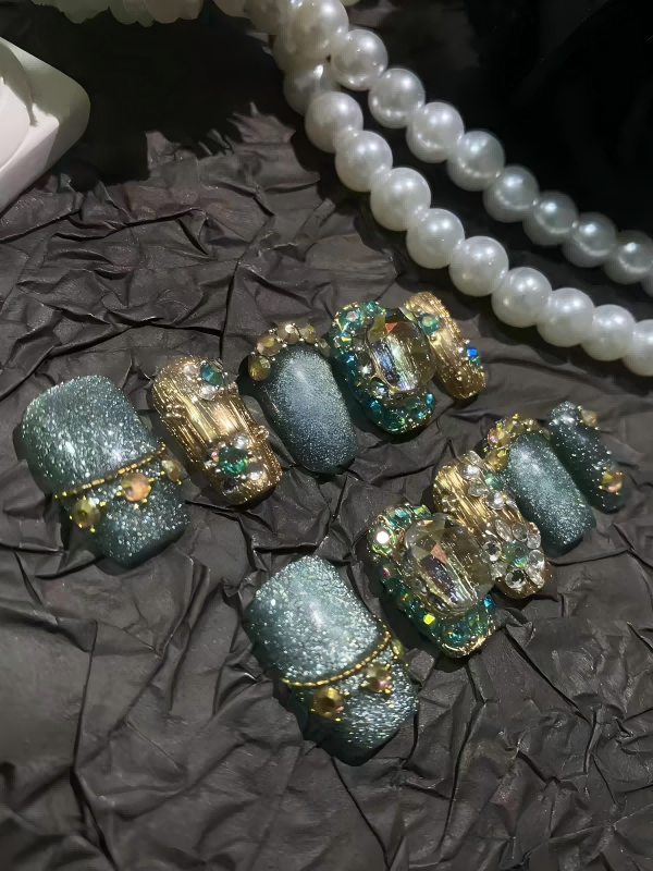 Green Cat-Eye Press-on Nails