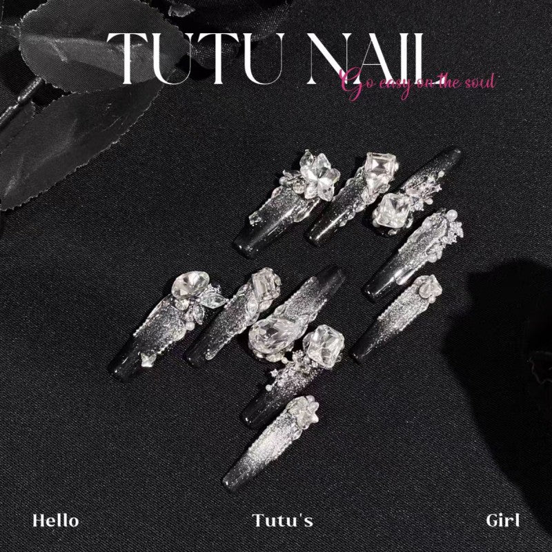 Exquisitely Crafted Black Cat-Eye Press-on Nails