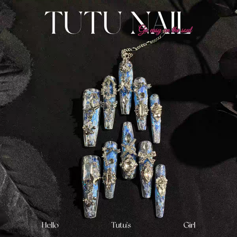 Chain Constellation Press - on Nails