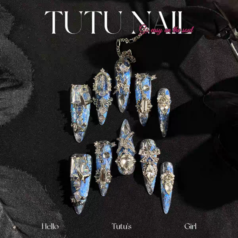 Chain Constellation Press - on Nails