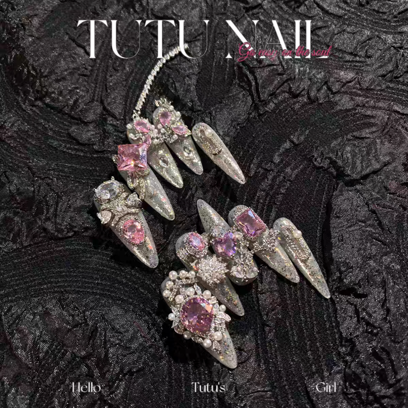 Luxury Pink Chain Press-on Nails