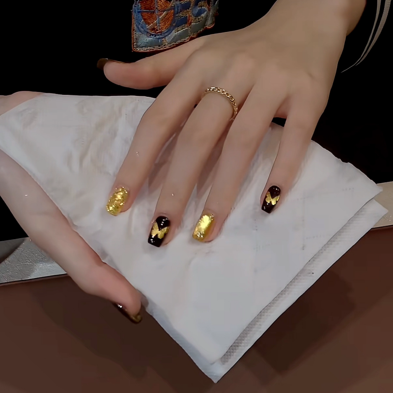 Prosperous Gold Press-On Nails