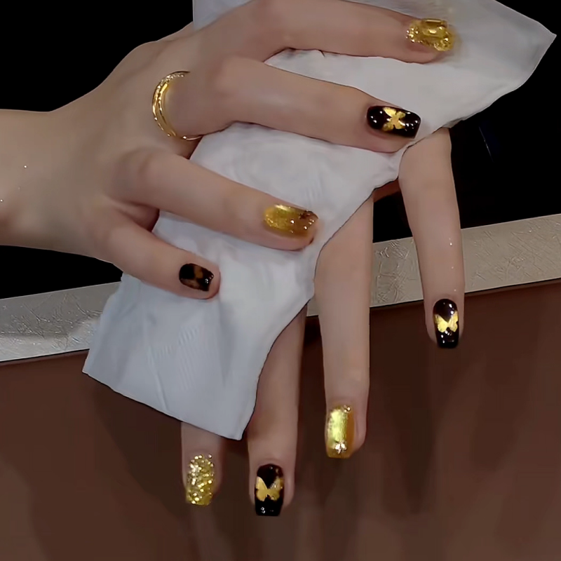 Prosperous Gold Press-On Nails